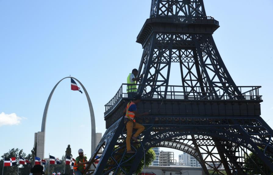 Desglose del costo de réplica de la torre Eiffel