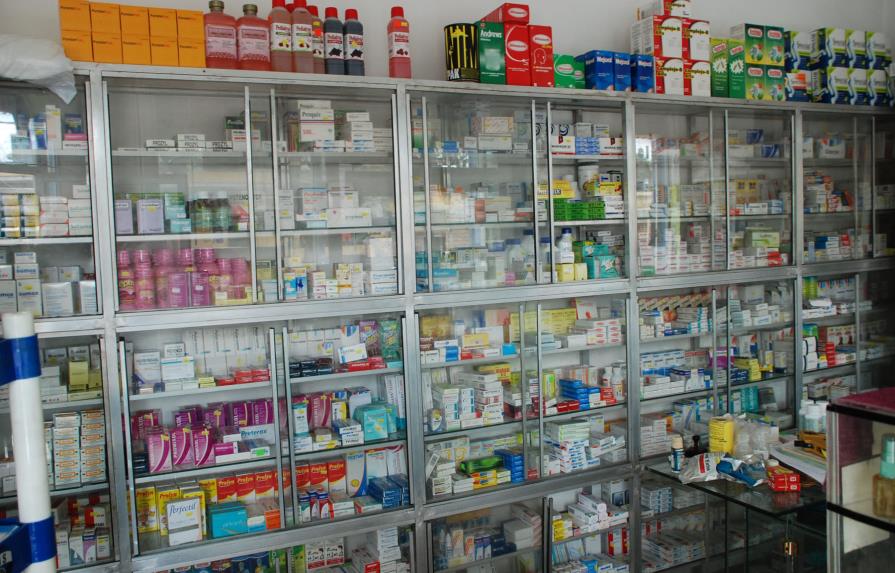 Salud Pública y dueños de farmacias evalúan establecer servicios 24 horas