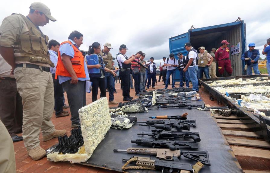 Decomisan en Bolivia cargamento de armas que transitó por puerto de República Dominicana