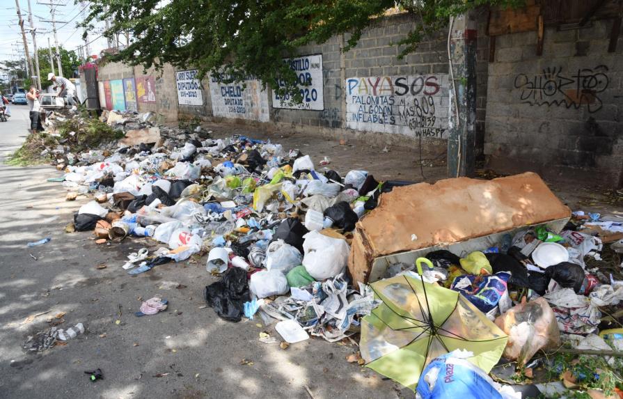 El cúmulo de basura expone a las personas a contagio de enfermedades 