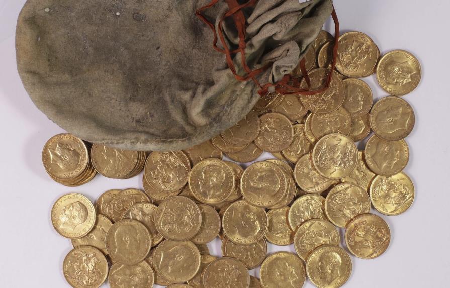 No encontraron el dueño de 900 monedas de oro y plata; quien lo halló se quedará con una parte