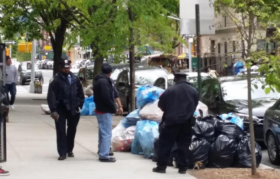 Orinar, beber, tirar basura y escupir en calles de Nueva York se convierten en delitos civiles 