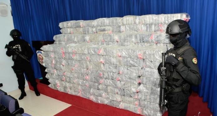 Dictan un año de prisión preventiva para acusados de traficar 1,010 paquetes de cocaína
