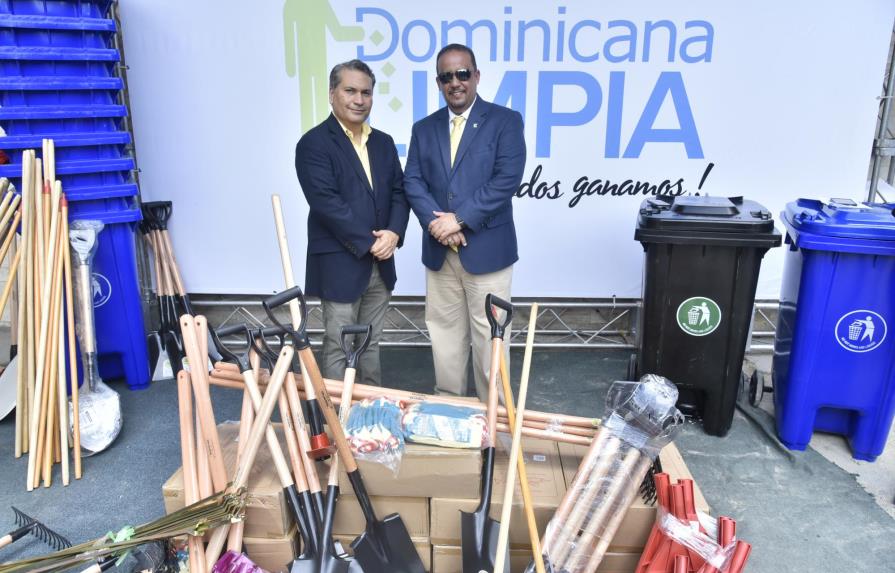 Cervecería Nacional Dominicana entrega equipos para ayuntamientos