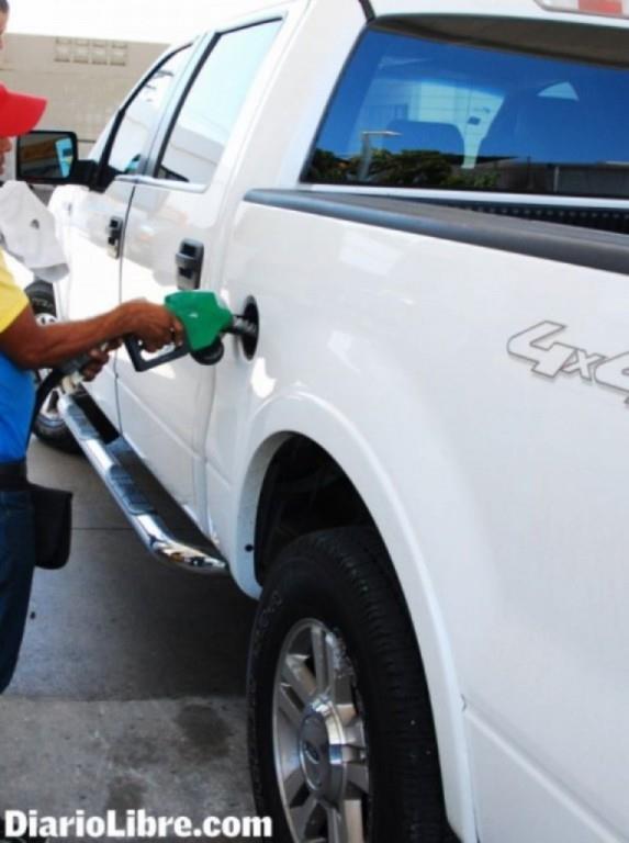 Combustibles bajan entre RD$15.52 y RD$9.58, exceptuando precio Gas Natural