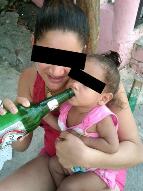 Apresan joven que difundió imagen en la que da cerveza a una niña