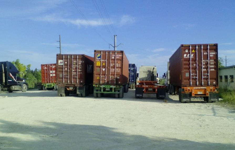 Camioneros de Boca Chica dicen Fenatrado amenaza con paralizar puerto