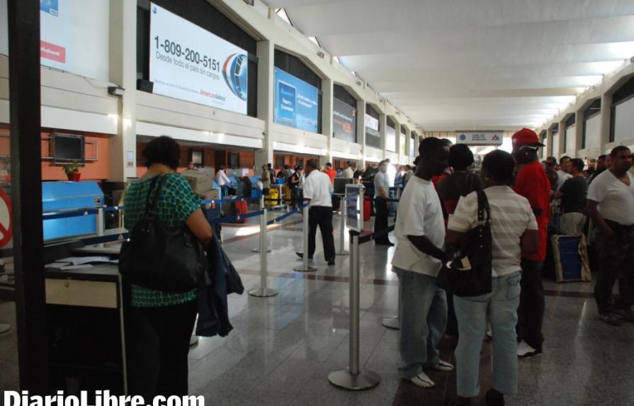 Autoridades ejecutan medidas preventivas contra el ébola en puertos y aeropuertos