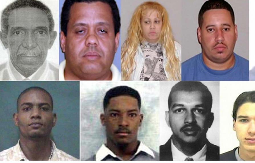 Hay 20 dominicanos entre los más buscados por el FBI