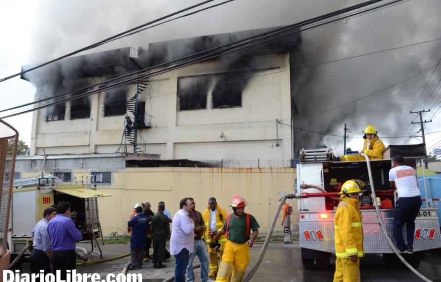 Un incendio afecta el edificio de la Corporación Amadea