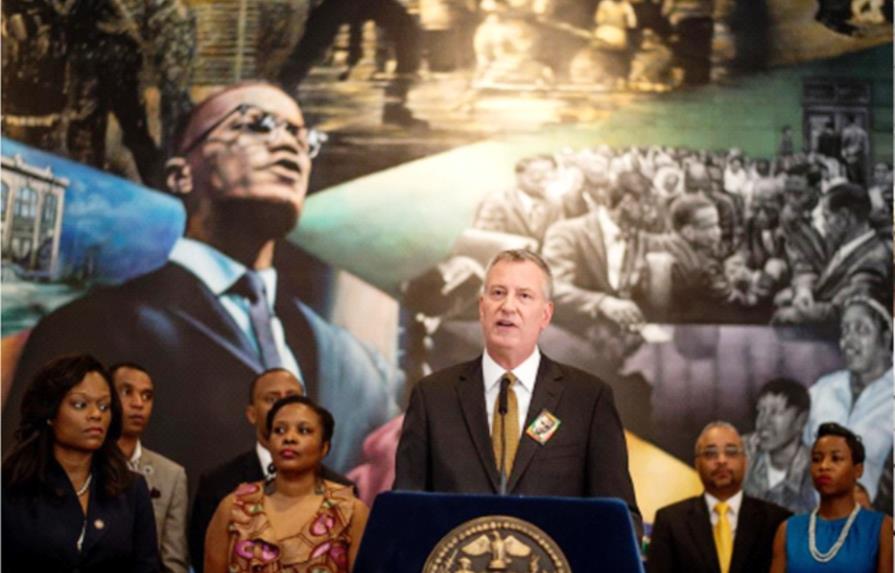 Alcalde de Nueva York sugiere boicot al turismo dominicano por deportaciones de haitianos