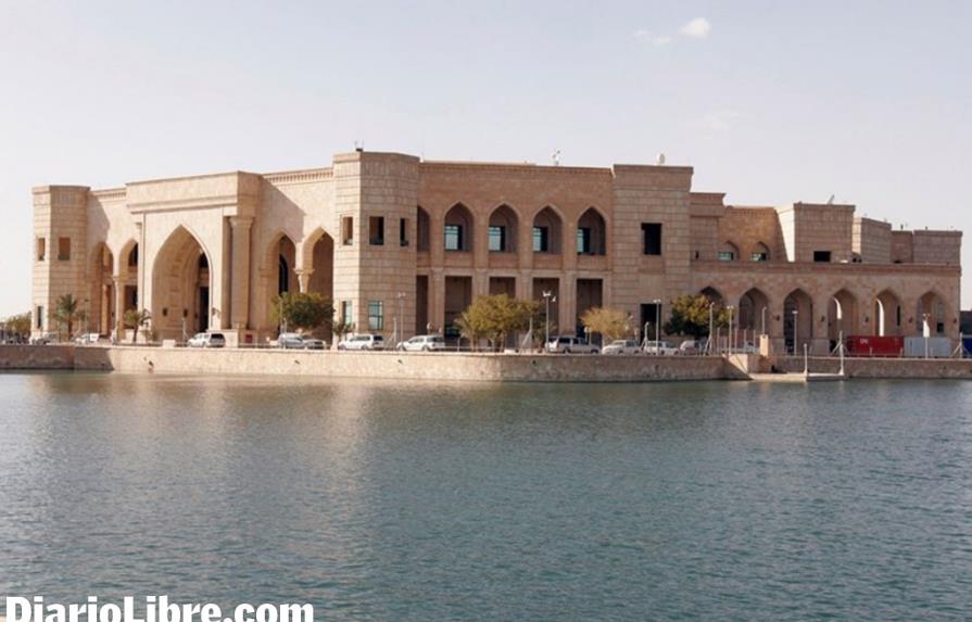 Los yihadistas dinamitan los suntuosos palacios del dictador Sadam Husein